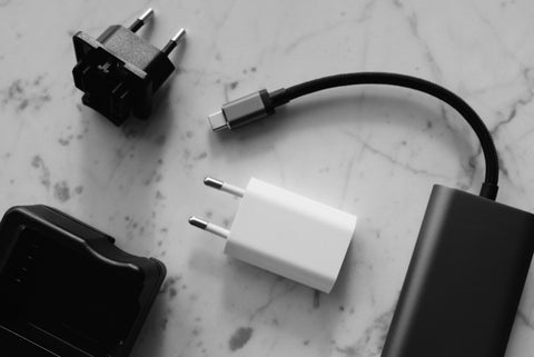 USB atmiņas ar uzņēmuma logo – personalizētas reklāmas dāvanas