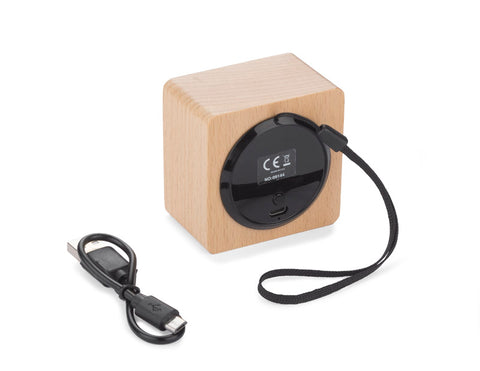 Kompakts Bluetooth skaļrunis 60x60x40 mm no īsta koka ar logo druka, auklas savienojums