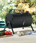 bbq grils chimey lietošanā ārā dārzā