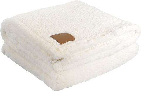 Eko sega POLORIS no pārstrādāta RPET poliestera ar gravētu ādas birku