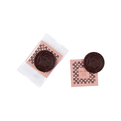 Kartiņa ar šokolādes figūriņu – personalizēta korporatīvā dāvana