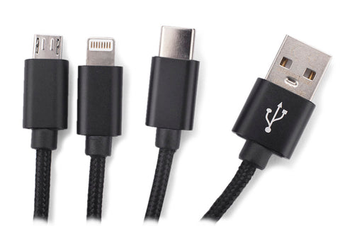 Stilīgs USB kabelis ar metāla galiem un uzņēmuma logotipu, uzgaļi tuvplānā